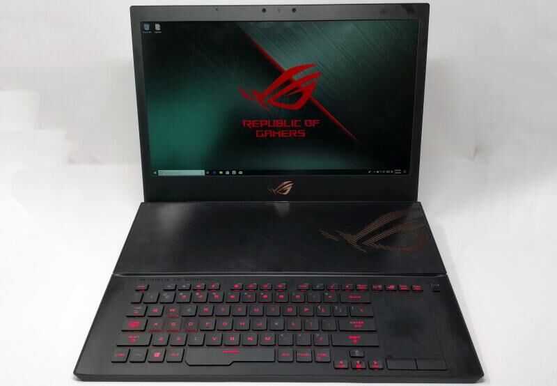 ASUS GZ700GX-EV011T GZ700GX Ci9-9980HK 2,40 GHz 32GB 512GB SSD 8GB 17.3'' Win10