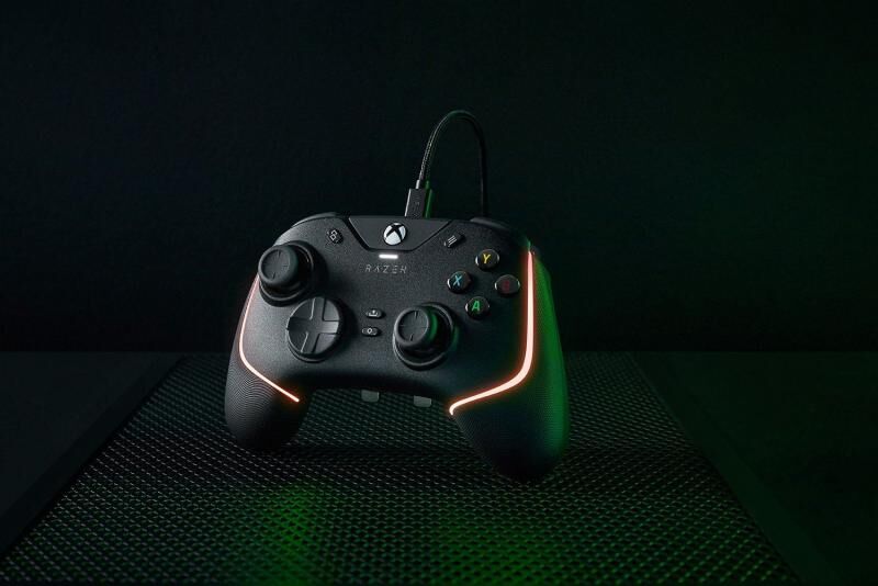 RAZER RZ06-04010100-R3M1 Wolverine V2 Chroma Gamepad