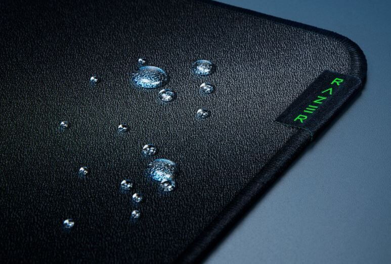 RAZER RZ02-03810200-R3M1 Strider  Large Siyah Mouse Pad