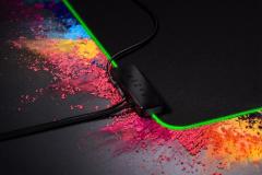 RAZER Hız ve Kontrol için Mikro Dokulu Aydınlatmalı Gaming Mouse Pad